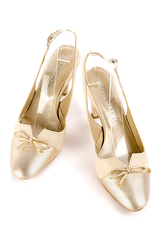Gold and champagne white women's open back shoes, with a knot. Round toe. High kitten heels. Top view - Florence KOOIJMAN